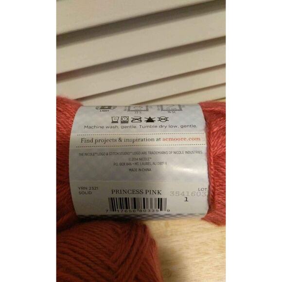 Stitch Studio Storybook Lullaby Princess Pink 420g acrylic yarn lot of 3 skeins - Picture 2 of 4